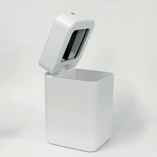 Patented large lid slow-fall technology